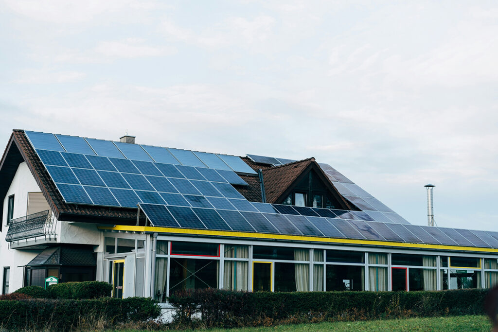 irima solar ofrece la instalacion de placas solares en alcanar playa