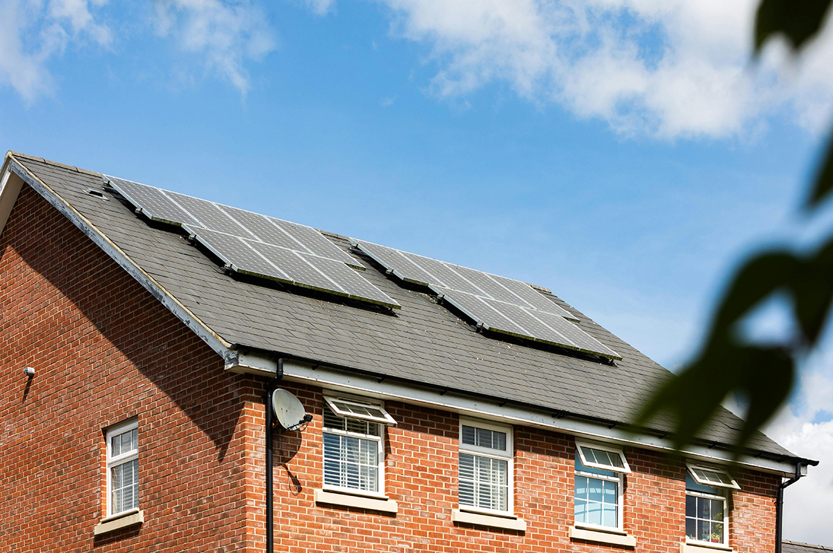 irima solar ofrece la instalacion de placas solares en la jana